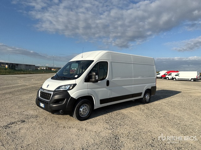 2020 Peugeot Boxer 333 L3H2 2.2 BLUEHDU 140CV S&S Van Truck - Furgoneta pequeña: foto 2 2020 Peugeot Boxer 333 L3H2 2.2 BLUEHDU 140CV S&S Van Truck - Furgoneta pequeña: foto 2