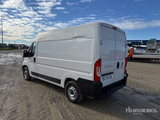 2021 Fiat Ducato MH2 2.3 MULTIJET 120 CV E6D-TEMP Van Truck - Camión caja cerrada: foto 2 2021 Fiat Ducato MH2 2.3 MULTIJET 120 CV E6D-TEMP Van Truck - Camión caja cerrada: foto 2