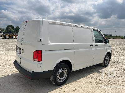 VOLKSWAGEN TRANSPORTER 2.0 TDI BlueMotion SCR 81kW 5-speed - Camión caja cerrada: foto 3 VOLKSWAGEN TRANSPORTER 2.0 TDI BlueMotion SCR 81kW 5-speed - Camión caja cerrada: foto 3