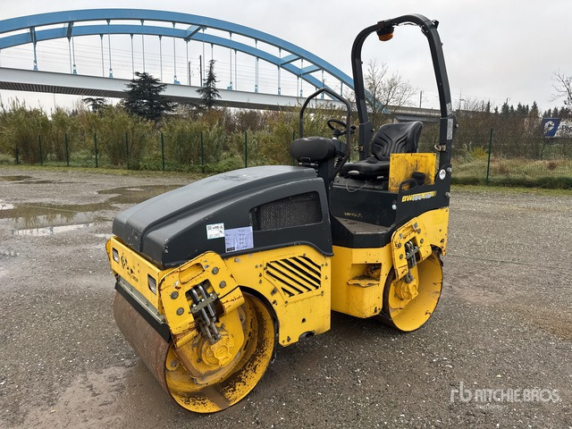 2014 Bomag BW100AD-4 Compacteur Vibrant Tandem (Inop ... Double Drum Roller - Apisonadora de asfalto: foto 1 2014 Bomag BW100AD-4 Compacteur Vibrant Tandem (Inop ... Double Drum Roller - Apisonadora de asfalto: foto 1