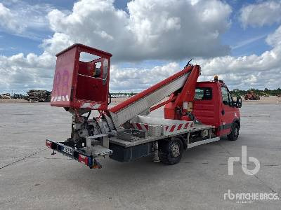 IVECO 35S11 2014 Multitel MT202 20 m on Cam ... - Camión con plataforma elevadora: foto 3 IVECO 35S11 2014 Multitel MT202 20 m on Cam ... - Camión con plataforma elevadora: foto 3