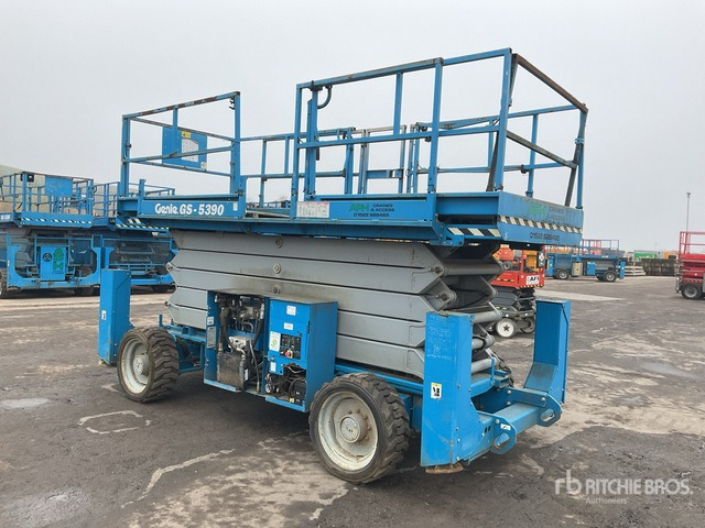 2007 Genie GS-5390 4x4 Diesel Scissor Lift - Plataforma de tijeras: foto 5 2007 Genie GS-5390 4x4 Diesel Scissor Lift - Plataforma de tijeras: foto 5