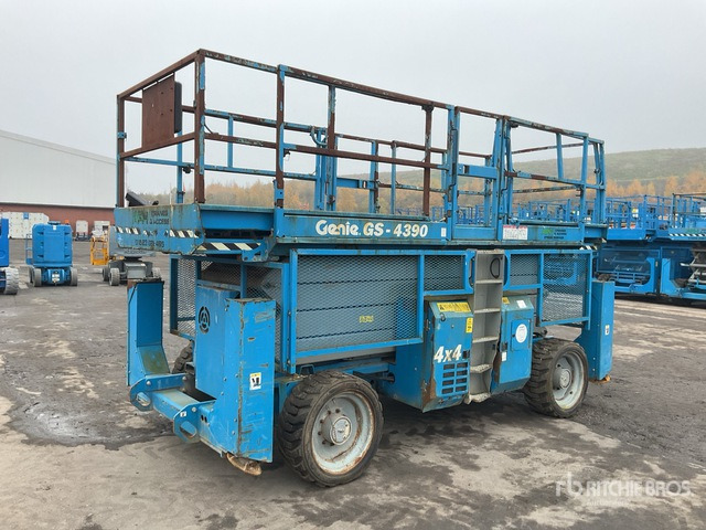 2007 Genie GS4390 4x4 Diesel Scissor Lift - Plataforma de tijeras: foto 4 2007 Genie GS4390 4x4 Diesel Scissor Lift - Plataforma de tijeras: foto 4