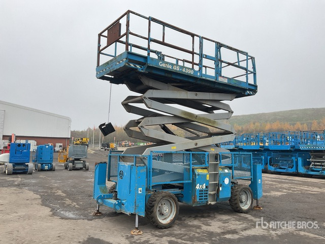 2007 Genie GS4390 4x4 Diesel Scissor Lift - Plataforma de tijeras: foto 2 2007 Genie GS4390 4x4 Diesel Scissor Lift - Plataforma de tijeras: foto 2