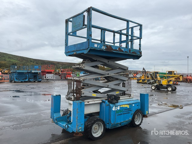 2008 Genie GS3268 4x4 Diesel Scissor Lift - Plataforma de tijeras: foto 1 2008 Genie GS3268 4x4 Diesel Scissor Lift - Plataforma de tijeras: foto 1