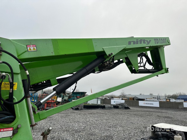 2017 Nifty-Lift TD120T Crawler Diesel Articulating Boom Lift - Plataforma articulada: foto 5 2017 Nifty-Lift TD120T Crawler Diesel Articulating Boom Lift - Plataforma articulada: foto 5