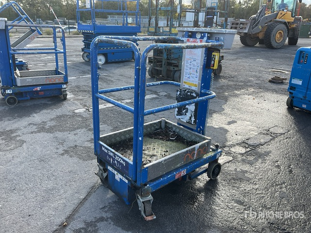 2017 Power Tower Nano Vertical Mast Lift - Plataforma de mástil vertical: foto 1 2017 Power Tower Nano Vertical Mast Lift - Plataforma de mástil vertical: foto 1