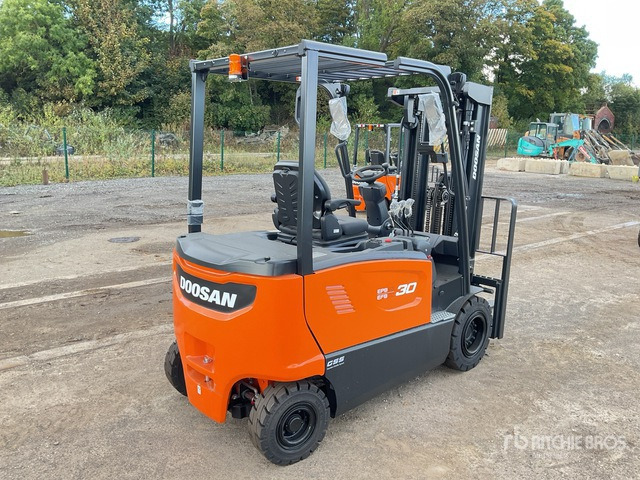 2023 Doosan B30X-7 PLUS 2023 Doosan B30X-7 PLUS 3000 kg Electric Forklift (Unused) Electric Forklift - Carretilla elevadora eléctrica: foto 3 2023 Doosan B30X-7 PLUS 2023 Doosan B30X-7 PLUS 3000 kg Electric Forklift (Unused) Electric Forklift - Carretilla elevadora eléctrica: foto 3