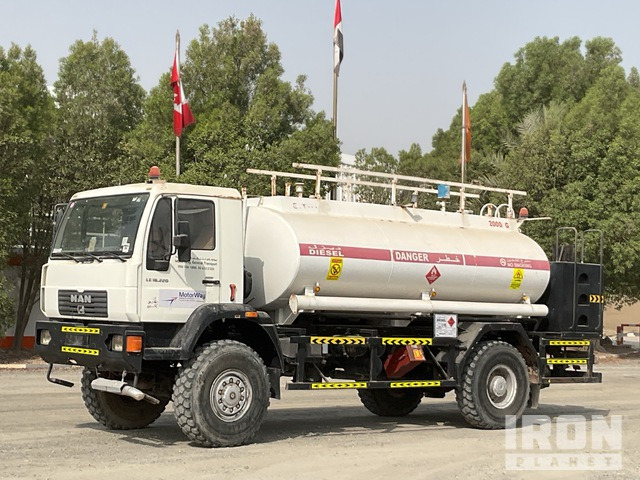2005 MAN LE18.220 8000 L 4x4 Tanker Truck - Camión cisterna: foto 1 2005 MAN LE18.220 8000 L 4x4 Tanker Truck - Camión cisterna: foto 1