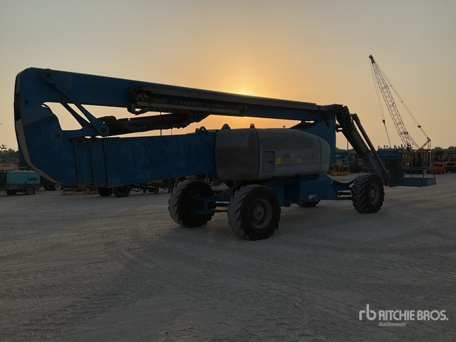 Plataforma articulada 2008 Genie Z-135 4WD Diesel Articulating Boom Lift: foto 6