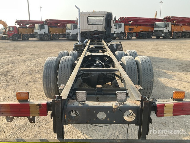 2014 FAW CA1313P 8x4 Twin-Steer Cab and Chassis - Camión chasis: foto 5 2014 FAW CA1313P 8x4 Twin-Steer Cab and Chassis - Camión chasis: foto 5