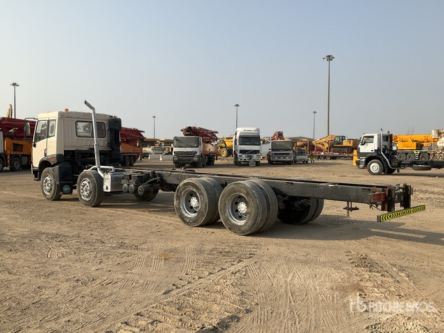 2014 FAW CA1313P 8x4 Twin-Steer Cab and Chassis - Camión chasis: foto 4 2014 FAW CA1313P 8x4 Twin-Steer Cab and Chassis - Camión chasis: foto 4