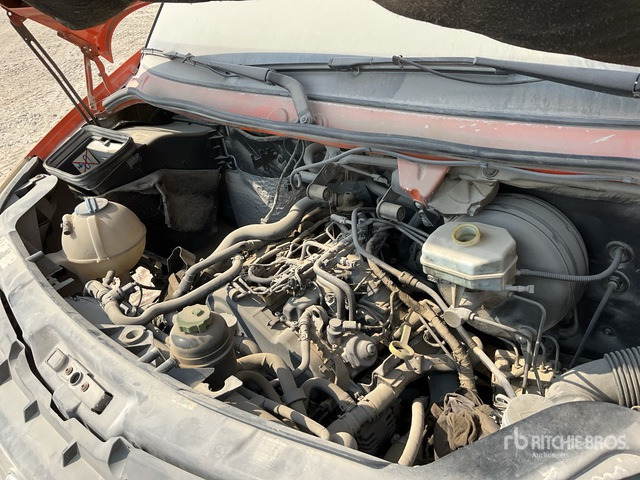 2014 Volkswagen Crafter 4x2 18-Seat Mini (Inoperable) Bus - Minibús, Furgoneta de pasajeros: foto 5 2014 Volkswagen Crafter 4x2 18-Seat Mini (Inoperable) Bus - Minibús, Furgoneta de pasajeros: foto 5