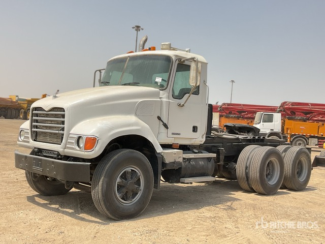 2005 Mack Granite CV713 6x4 T/A Day Cab Truck Tractor - Cabeza tractora: foto 1 2005 Mack Granite CV713 6x4 T/A Day Cab Truck Tractor - Cabeza tractora: foto 1