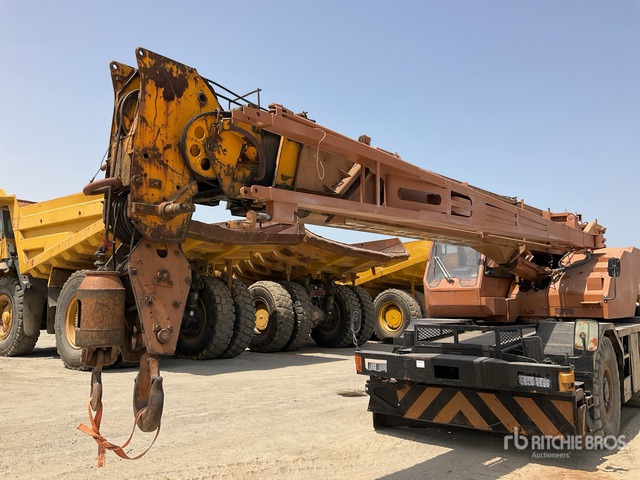 Kobelco RK250-3 - Grúa para terrenos difíciles: foto 5 Kobelco RK250-3 - Grúa para terrenos difíciles: foto 5