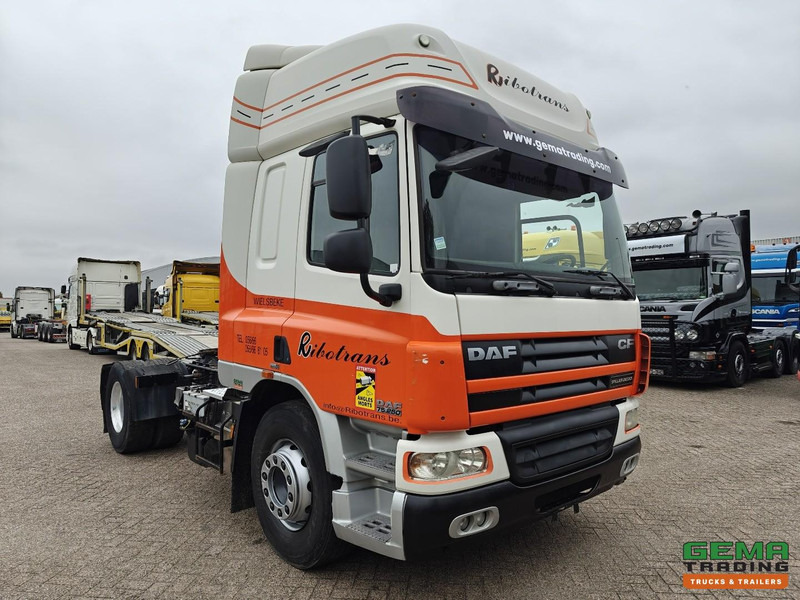 DAF CF75.250 4x2 SpaceCab Euro5 - Handgeschakeld - Airco - Cabeza tractora: foto 2 DAF CF75.250 4x2 SpaceCab Euro5 - Handgeschakeld - Airco - Cabeza tractora: foto 2