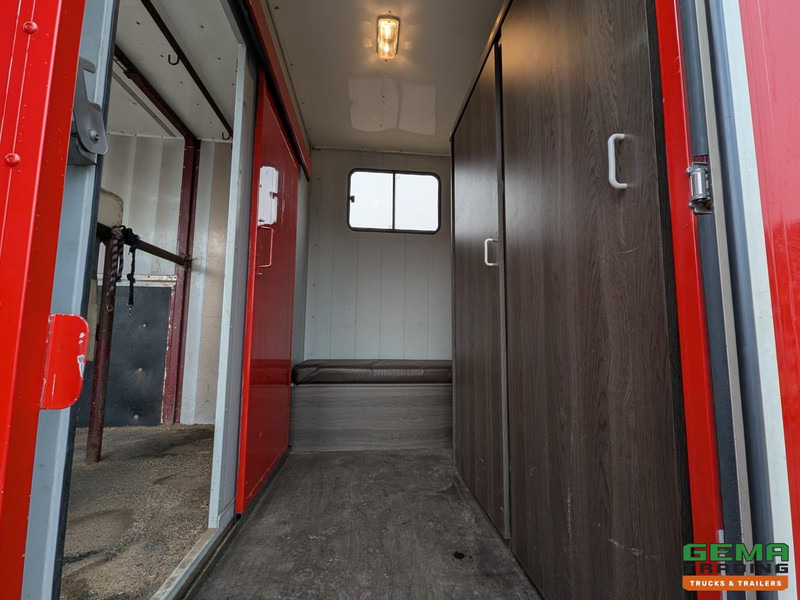 Iveco Tector ML120E24D 4x2 Euro3 DubbelCabine - Paardenwagen 3-Paards - Kleedruimte - Hydraulische klep- TOP! - Camión para caballos: foto 5 Iveco Tector ML120E24D 4x2 Euro3 DubbelCabine - Paardenwagen 3-Paards - Kleedruimte - Hydraulische klep- TOP! - Camión para caballos: foto 5