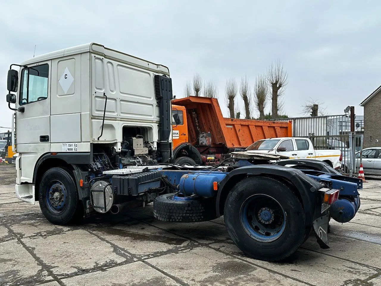 DAF XF 95.380 4X2 Tractor-unit Spring/Air ZF Manual DAF XF 95.380 4X2 Tractor-unit Spring/Air ZF Manual - Cabeza tractora: foto 3 DAF XF 95.380 4X2 Tractor-unit Spring/Air ZF Manual DAF XF 95.380 4X2 Tractor-unit Spring/Air ZF Manual - Cabeza tractora: foto 3
