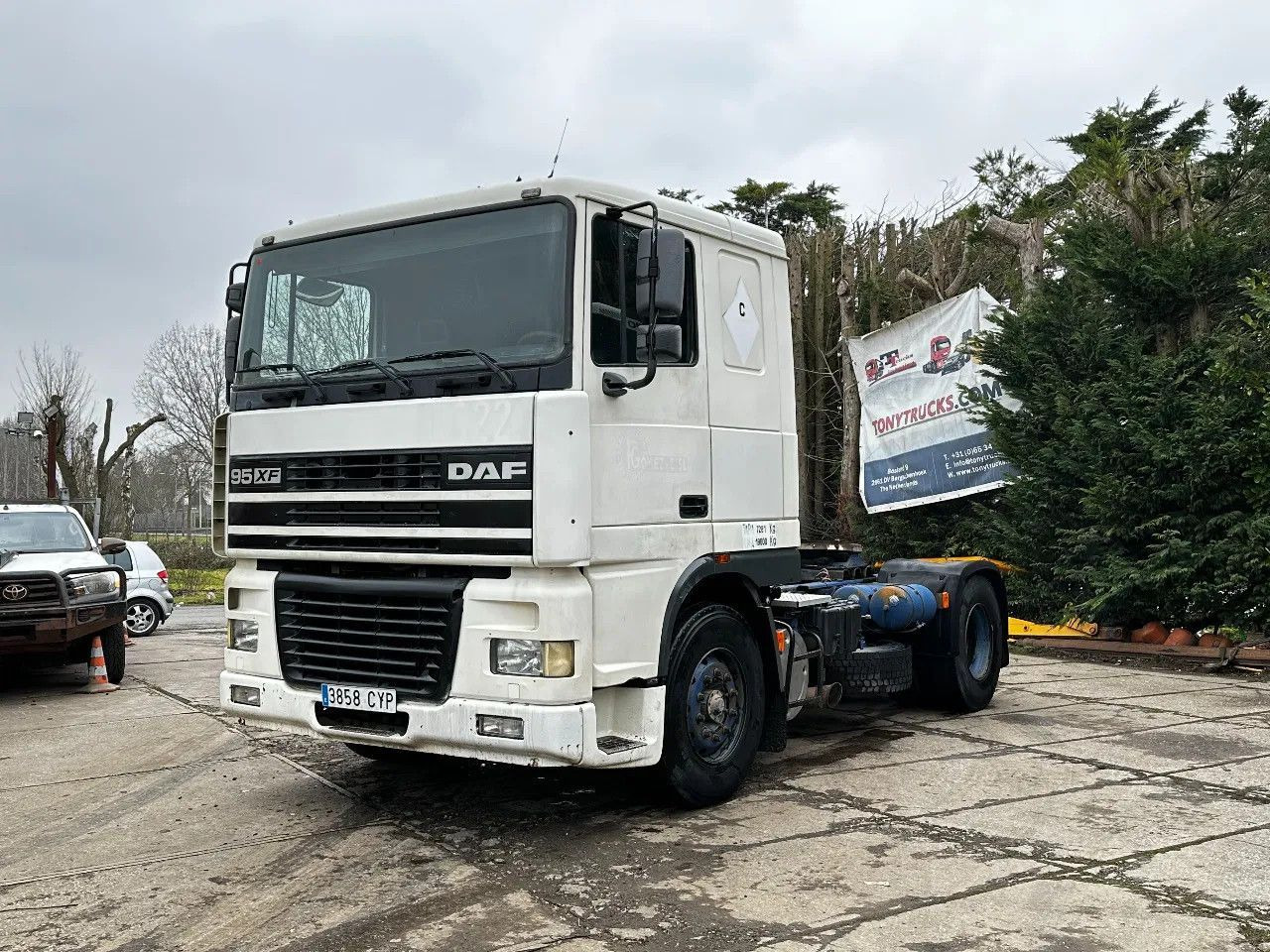 DAF XF 95.380 4X2 Tractor-unit Spring/Air ZF Manual DAF XF 95.380 4X2 Tractor-unit Spring/Air ZF Manual - Cabeza tractora: foto 2 DAF XF 95.380 4X2 Tractor-unit Spring/Air ZF Manual DAF XF 95.380 4X2 Tractor-unit Spring/Air ZF Manual - Cabeza tractora: foto 2