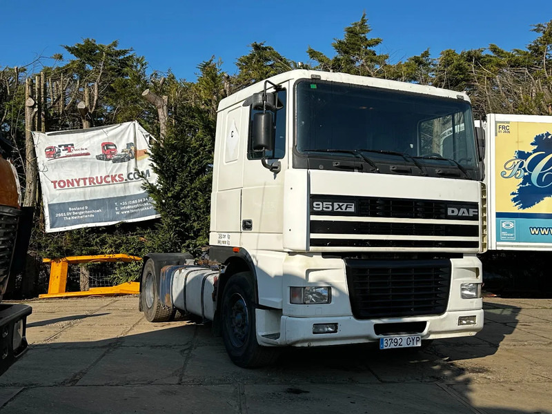 DAF XF 95.380 4X2 Tractor-unit Spring/Air ZF Manual Euro2 PTO - Cabeza tractora: foto 1 DAF XF 95.380 4X2 Tractor-unit Spring/Air ZF Manual Euro2 PTO - Cabeza tractora: foto 1