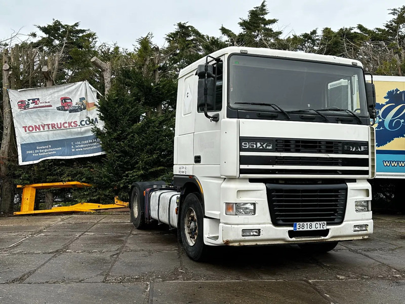 DAF XF 95.380 4X2 Tractor-unit Spring/Air ZF Manual Euro2 PTO - Cabeza tractora: foto 1 DAF XF 95.380 4X2 Tractor-unit Spring/Air ZF Manual Euro2 PTO - Cabeza tractora: foto 1