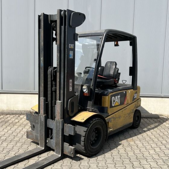 Caterpillar EP50 - Carretilla elevadora eléctrica: foto 1 Caterpillar EP50 - Carretilla elevadora eléctrica: foto 1