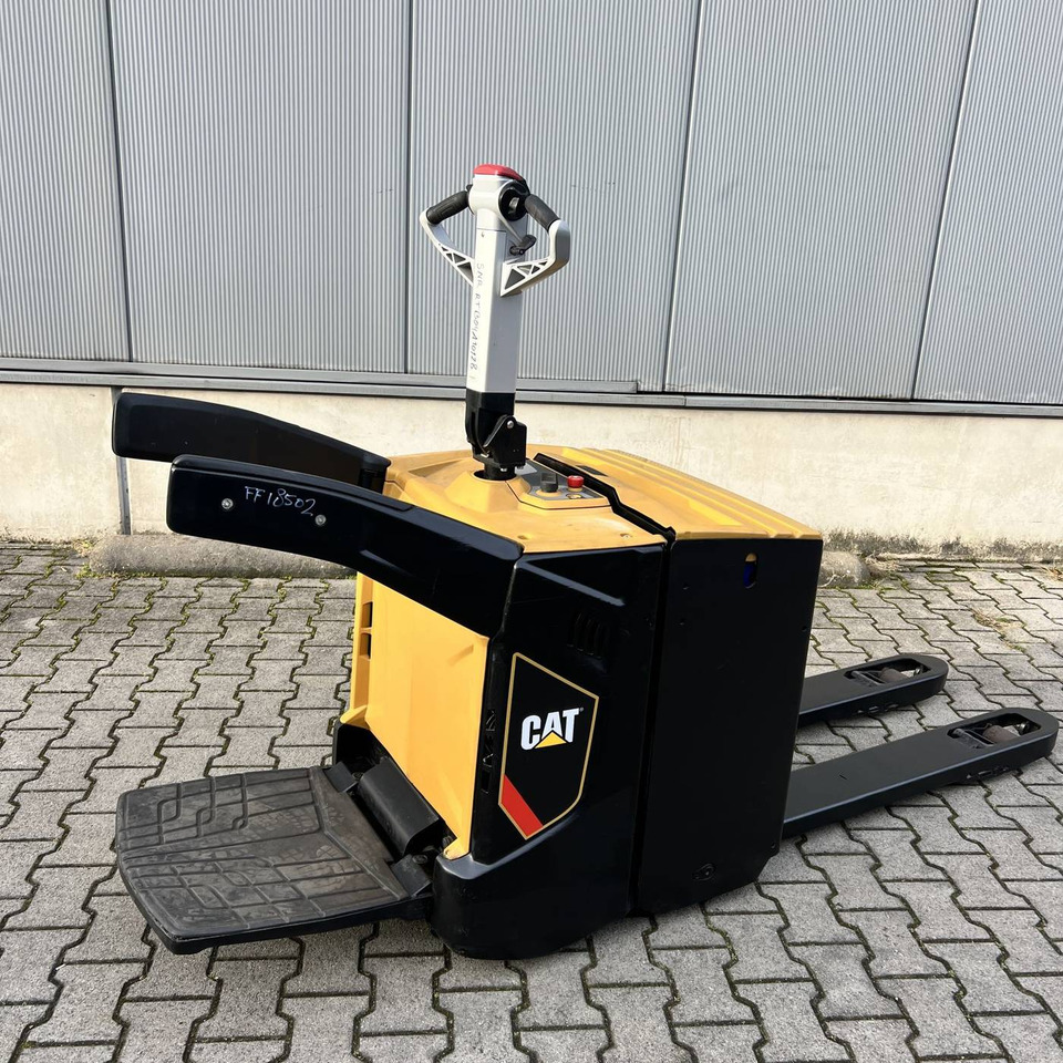 Caterpillar NPV20N2 - Transpaleta: foto 2 Caterpillar NPV20N2 - Transpaleta: foto 2