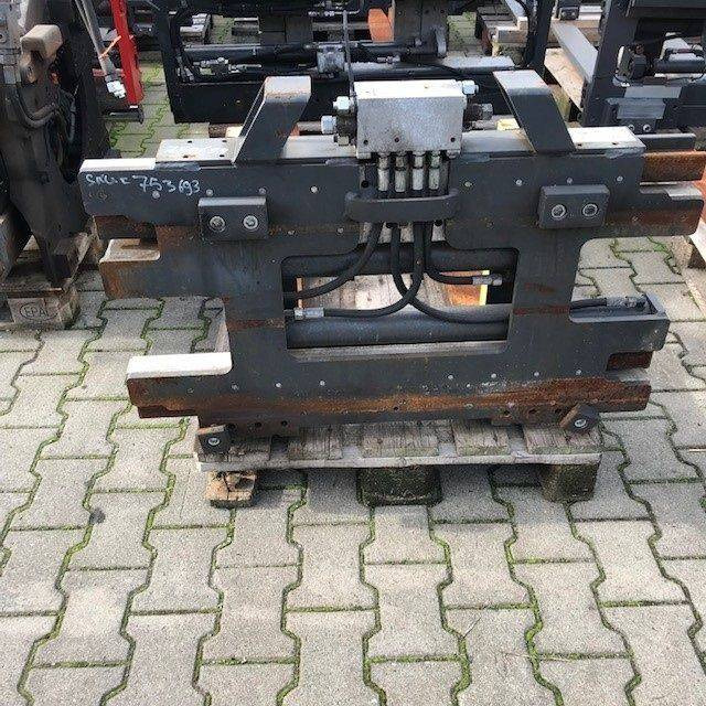 Meyer Fork positioner with side shift - Implemento: foto 2 Meyer Fork positioner with side shift - Implemento: foto 2