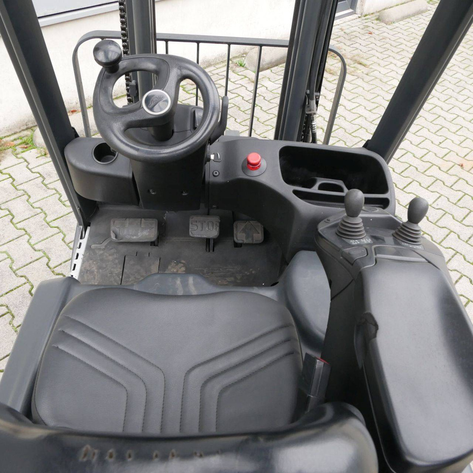 Linde E16C (386-02) EVO - Carretilla elevadora eléctrica: foto 4 Linde E16C (386-02) EVO - Carretilla elevadora eléctrica: foto 4