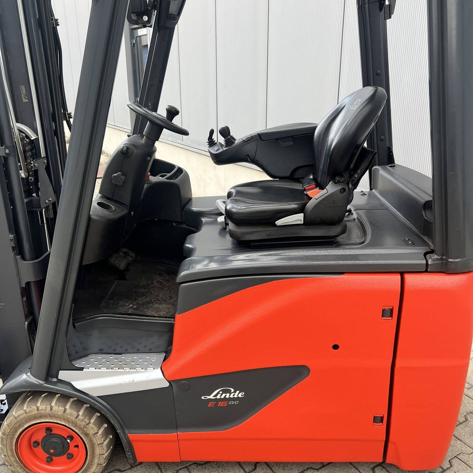 Linde E16H (386-02) EVO - Carretilla elevadora eléctrica: foto 4 Linde E16H (386-02) EVO - Carretilla elevadora eléctrica: foto 4