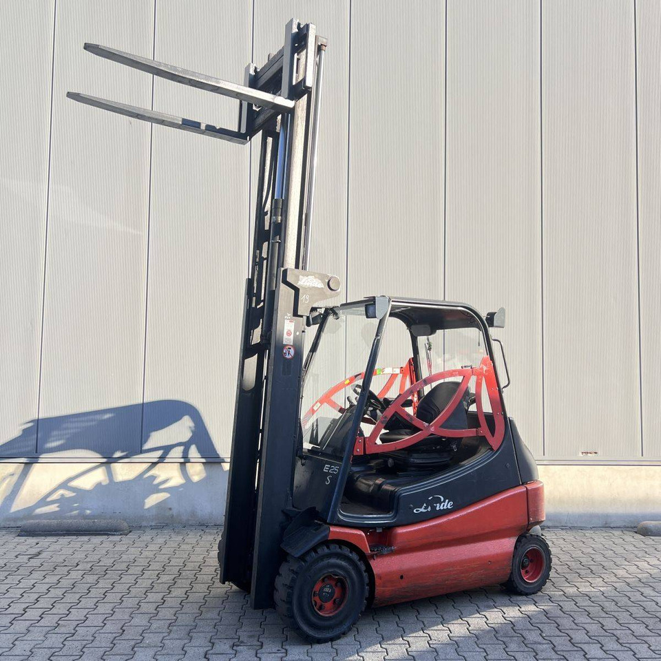 Carretilla elevadora eléctrica Linde E25S (336-03): foto 19