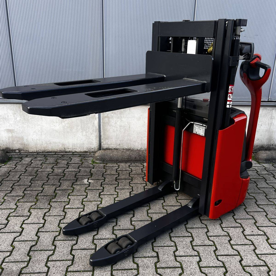 Linde L12 (1172) - Apilador: foto 5 Linde L12 (1172) - Apilador: foto 5