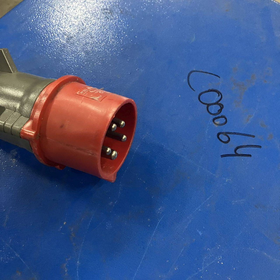 Hawker 24V-100A - Recambio para Equipo de manutención: foto 4 Hawker 24V-100A - Recambio para Equipo de manutención: foto 4