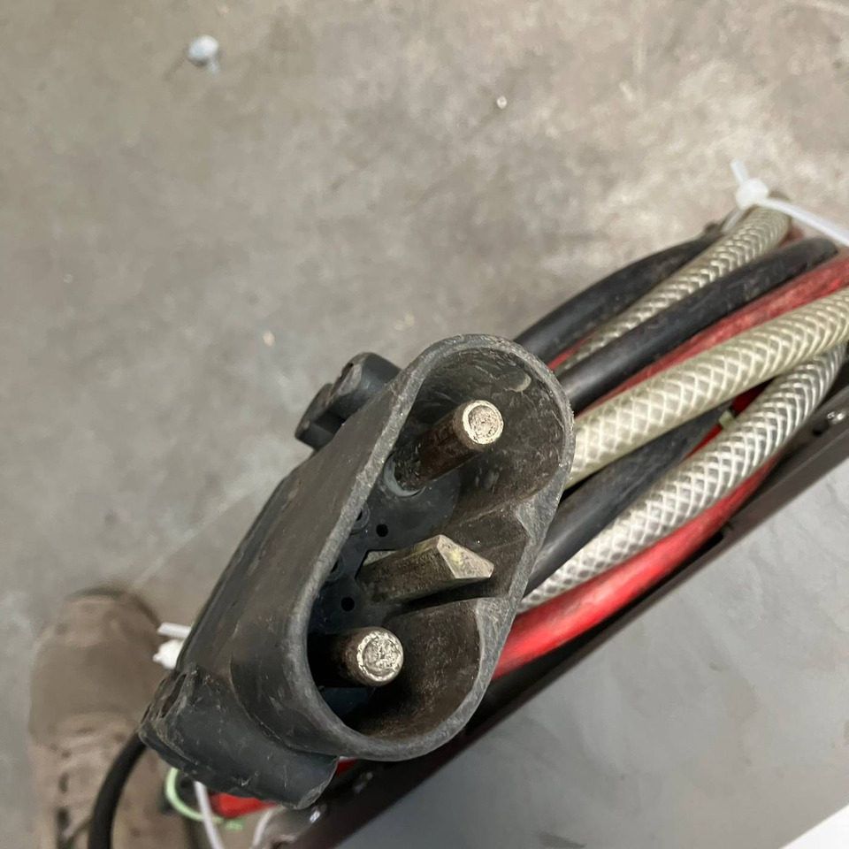 Hawker 24V/70A TC1 LT - Recambio para Equipo de manutención: foto 3 Hawker 24V/70A TC1 LT - Recambio para Equipo de manutención: foto 3