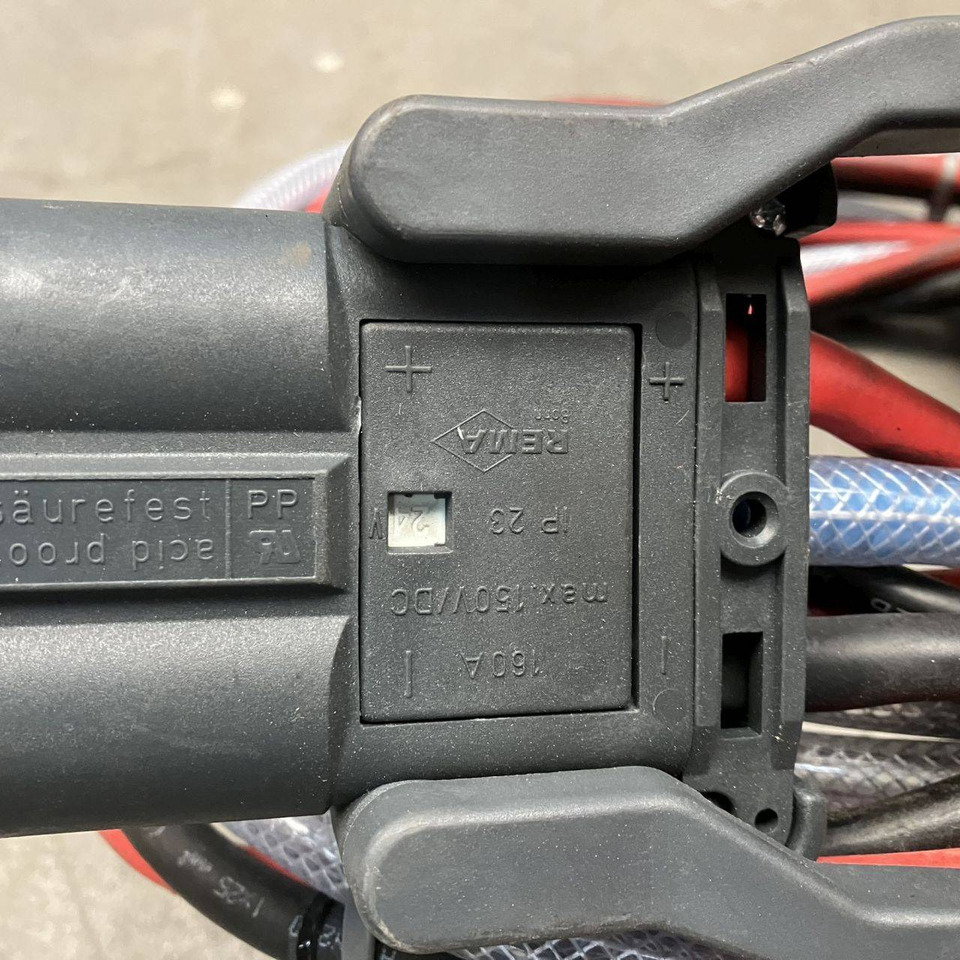 Hawker 24V/72A Lifetech TC1LT - Recambio para Equipo de manutención: foto 3 Hawker 24V/72A Lifetech TC1LT - Recambio para Equipo de manutención: foto 3