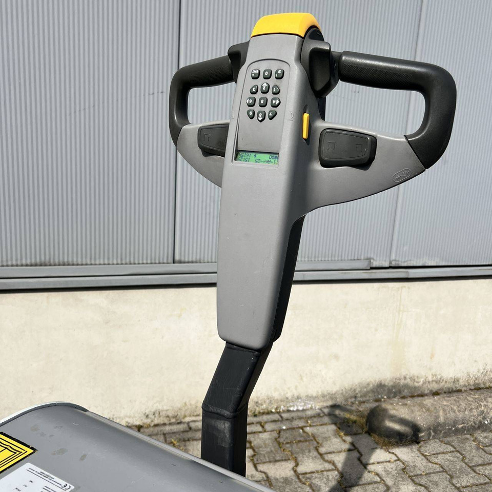 Unicarriers PLL180 - Transpaleta: foto 4 Unicarriers PLL180 - Transpaleta: foto 4