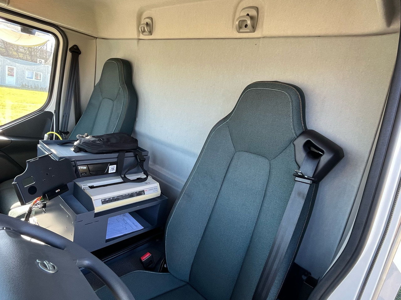 VOLVO FL - Camión cisterna: foto 5 VOLVO FL - Camión cisterna: foto 5