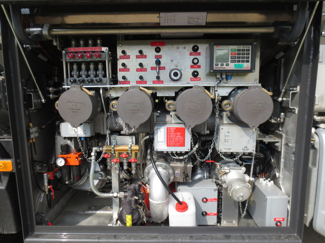 Camión cisterna VOLVO FM: foto 16 Camión cisterna VOLVO FM: foto 16