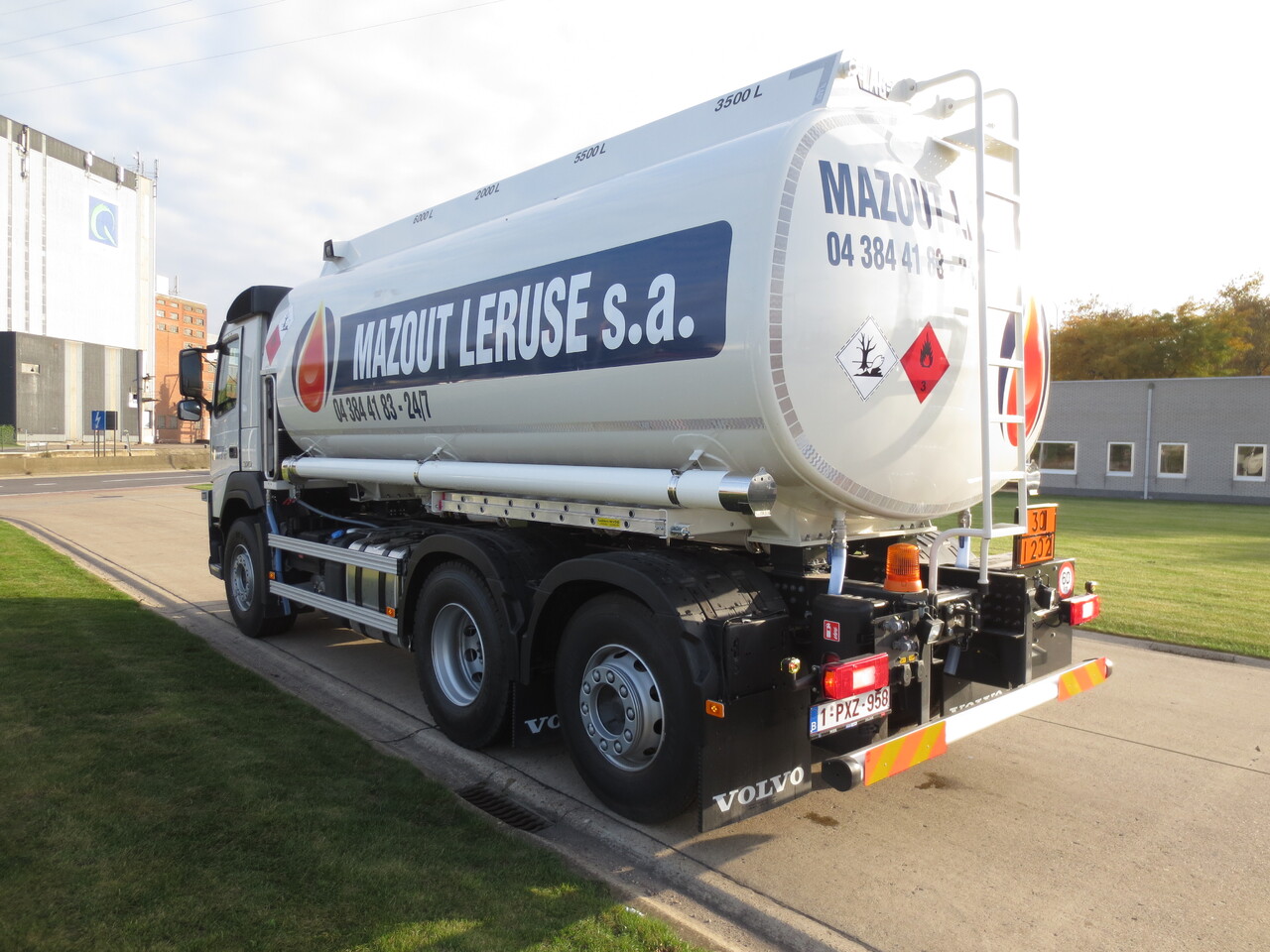 Camión cisterna VOLVO FM: foto 9