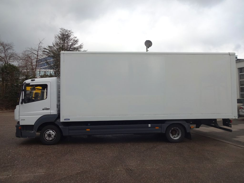Mercedes-Benz Atego 818, Koffer mit Rolltor - Camión caja cerrada: foto 4 Mercedes-Benz Atego 818, Koffer mit Rolltor - Camión caja cerrada: foto 4