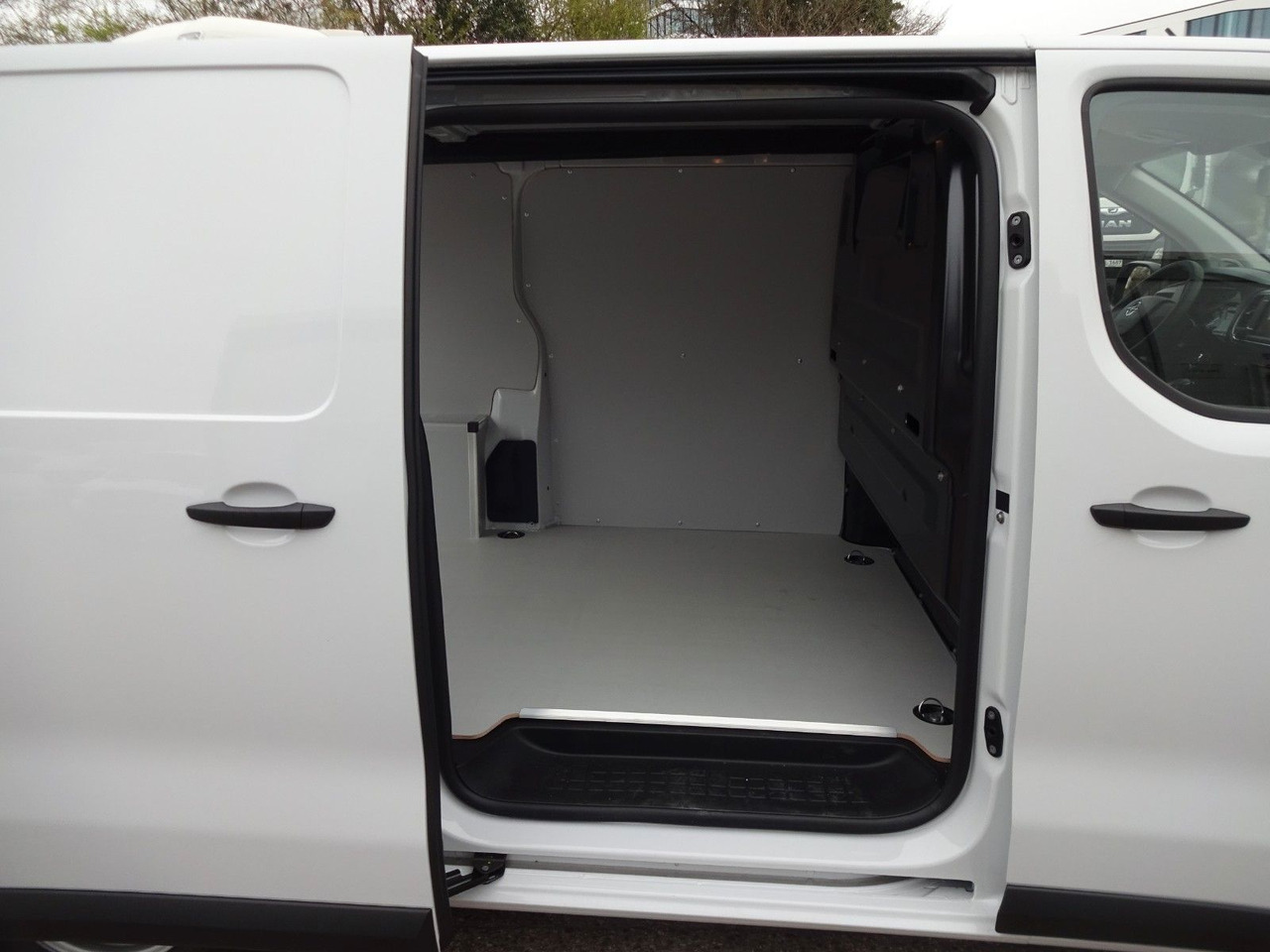 Leasing de  Opel 50 x Vivaro Kasten L1H1, Klima, PDC, Opel 50 x Vivaro Kasten L1H1, Klima, PDC,: foto 24