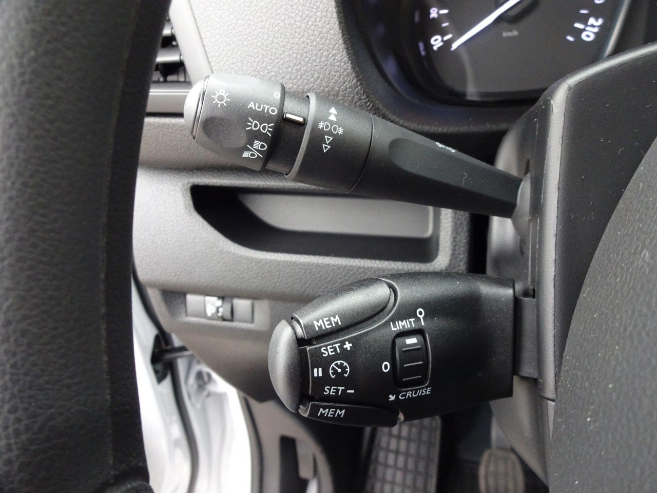 Leasing de  Opel 50 x Vivaro Kasten L1H1, Klima, PDC, Opel 50 x Vivaro Kasten L1H1, Klima, PDC,: foto 19