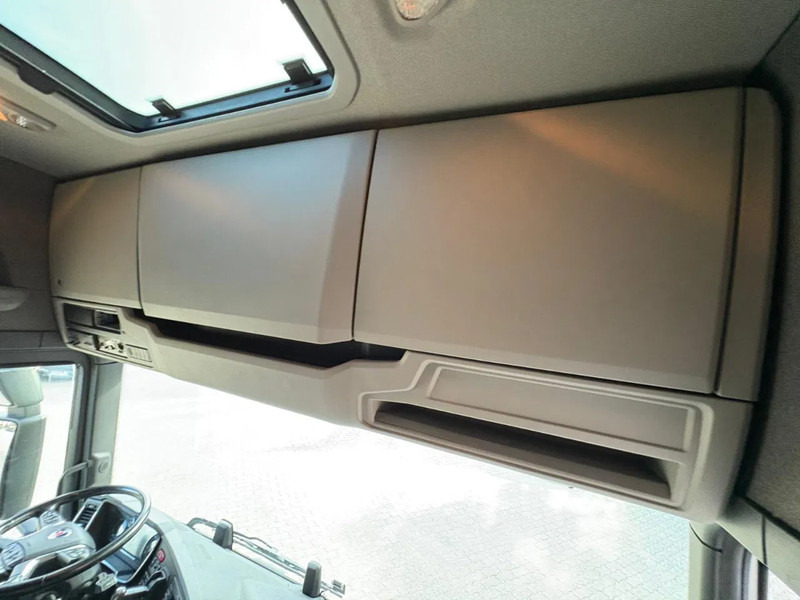 Cabeza tractora Scania R450 4X2EB Lowliner Retarder Standairco Smarttacho 2 German truck: foto 11