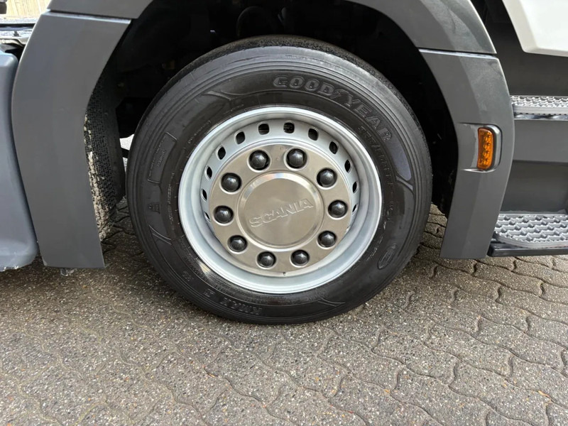 Cabeza tractora Scania R450 4X2EB Lowliner Retarder Standairco Smarttacho 2 German truck: foto 16