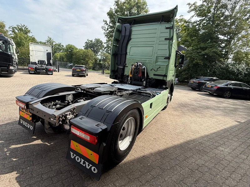 Volvo FM 370 Globetrotter XL Xenon Side skirts NL Truck - Cabeza tractora: foto 4 Volvo FM 370 Globetrotter XL Xenon Side skirts NL Truck - Cabeza tractora: foto 4