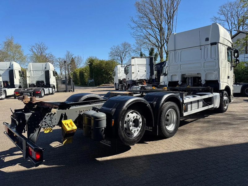 DAF XF 480 6X2 SSC FAR BDF Retarder Top zustand! - Camión portacontenedore/ Intercambiable: foto 3 DAF XF 480 6X2 SSC FAR BDF Retarder Top zustand! - Camión portacontenedore/ Intercambiable: foto 3