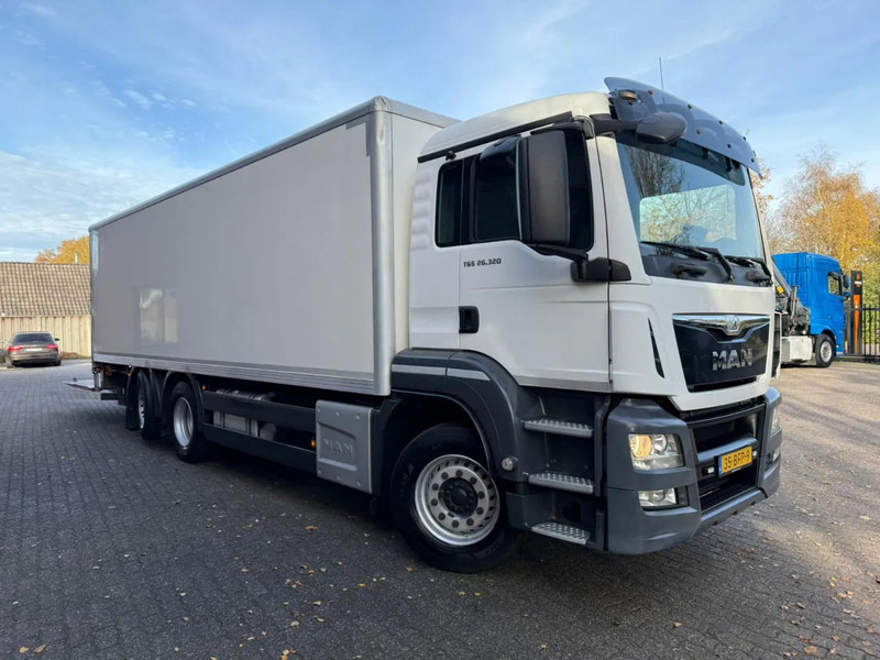 MAN TGS 26.320 7.6M Koffer Stuuras AHK 3.000KG LBW 243.060KM! NL Truck EURO 6 APK 02/2026 - Camión caja cerrada: foto 2 MAN TGS 26.320 7.6M Koffer Stuuras AHK 3.000KG LBW 243.060KM! NL Truck EURO 6 APK 02/2026 - Camión caja cerrada: foto 2