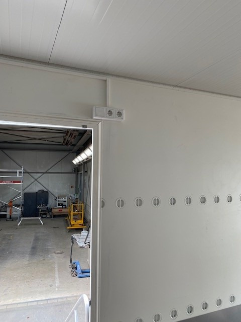 Caja cerrada Spier BDF-System 7.450 mm lang, LACK NEU schwarz: foto 6 Caja cerrada Spier BDF-System 7.450 mm lang, LACK NEU schwarz: foto 6