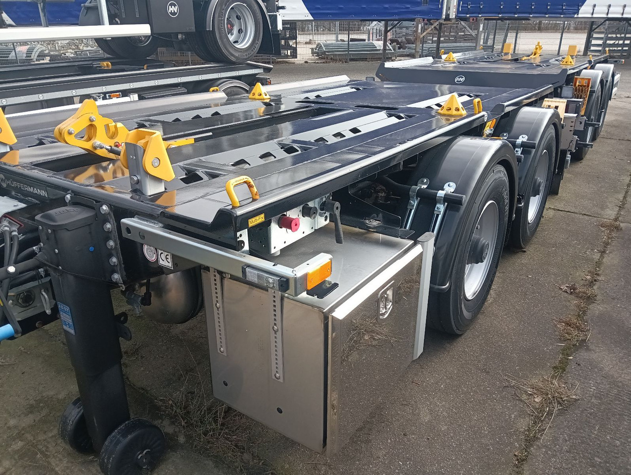 Hüffermann 2-ACHS-MINI-CARRIER MULTIFIX verzinkt NEU BPW Hüffermann 2-ACHS-MINI-CARRIER MULTIFIX verzinkt NEU BPW - Remolque multilift/ Portacontenedores de cadenas: foto 2 Hüffermann 2-ACHS-MINI-CARRIER MULTIFIX verzinkt NEU BPW Hüffermann 2-ACHS-MINI-CARRIER MULTIFIX verzinkt NEU BPW - Remolque multilift/ Portacontenedores de cadenas: foto 2