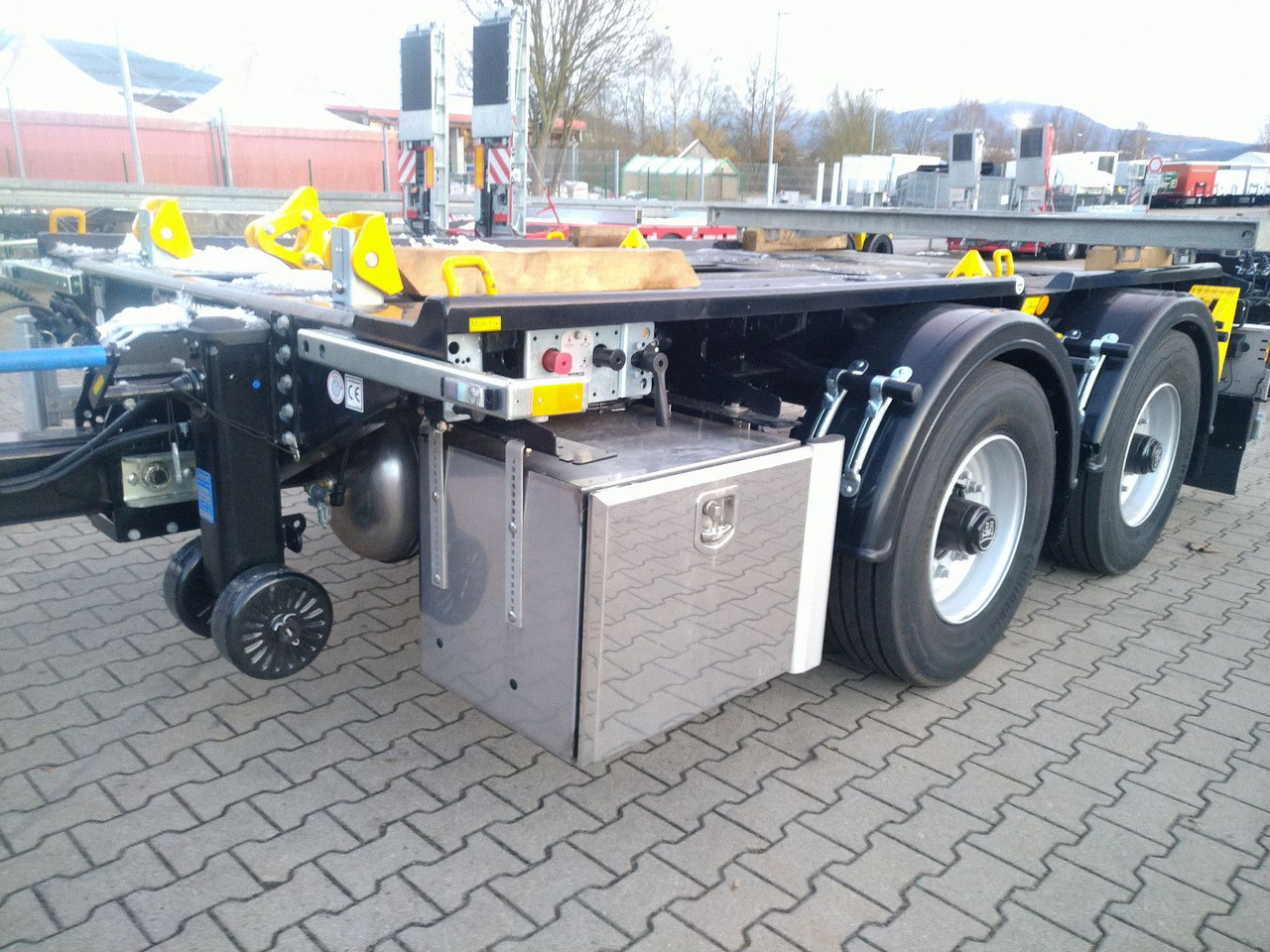 Hüffermann 2-ACHS-MINI-CARRIER MULTIFIX verzinkt NEU BPW Hüffermann 2-ACHS-MINI-CARRIER MULTIFIX verzinkt NEU BPW - Remolque multilift/ Portacontenedores de cadenas: foto 1 Hüffermann 2-ACHS-MINI-CARRIER MULTIFIX verzinkt NEU BPW Hüffermann 2-ACHS-MINI-CARRIER MULTIFIX verzinkt NEU BPW - Remolque multilift/ Portacontenedores de cadenas: foto 1